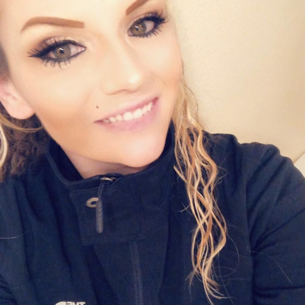 Meet your Posher, Danielle